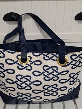 Estee Lauder Navy and White Patterned Tote with Matching Pouch